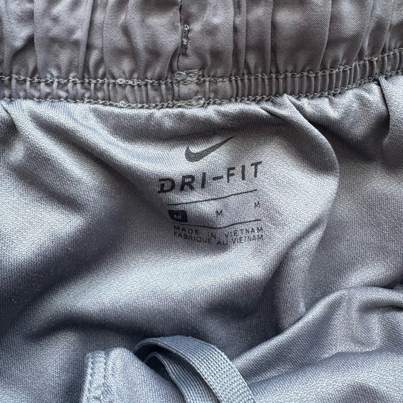Nike Dri-Fit Women’s Shorts Bundle Size M - Picture 4 of 10